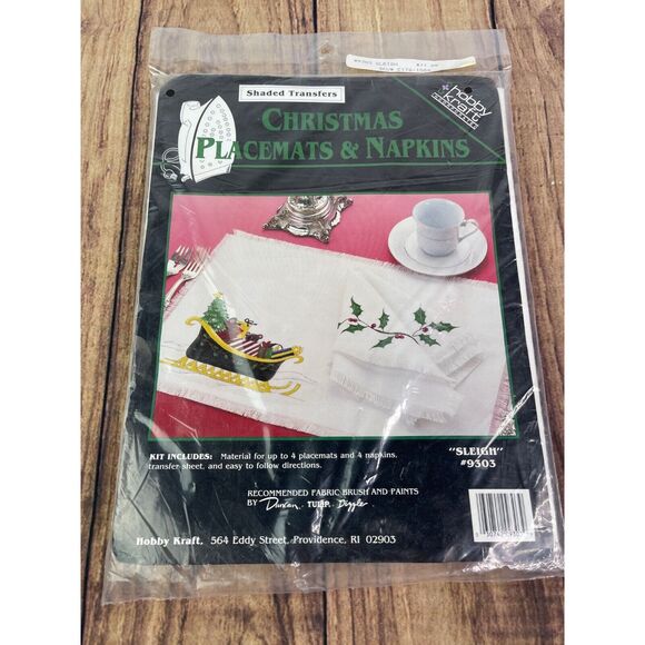 Tulip Christmas Placemats Napkins To Paint Sleigh Holly Pattern - Picture 1 of 3
